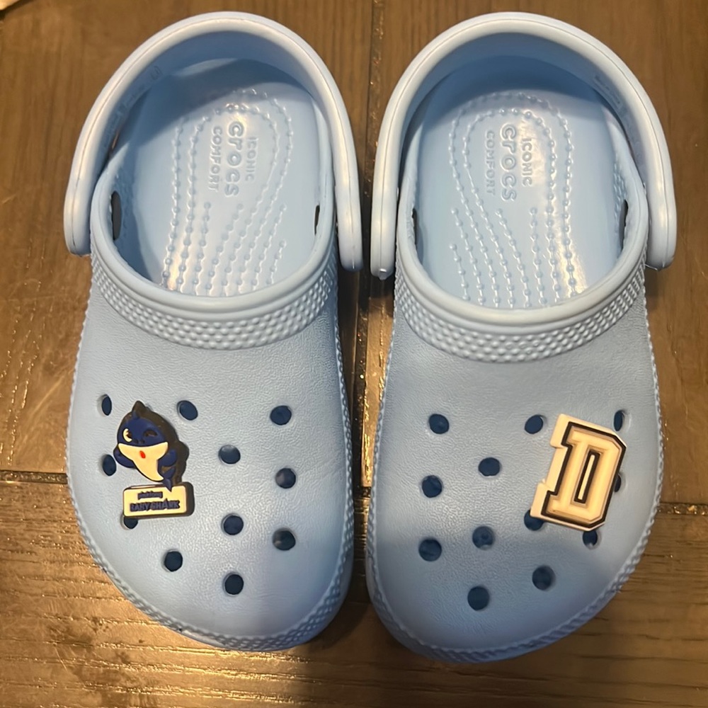 8c toddler Crocs